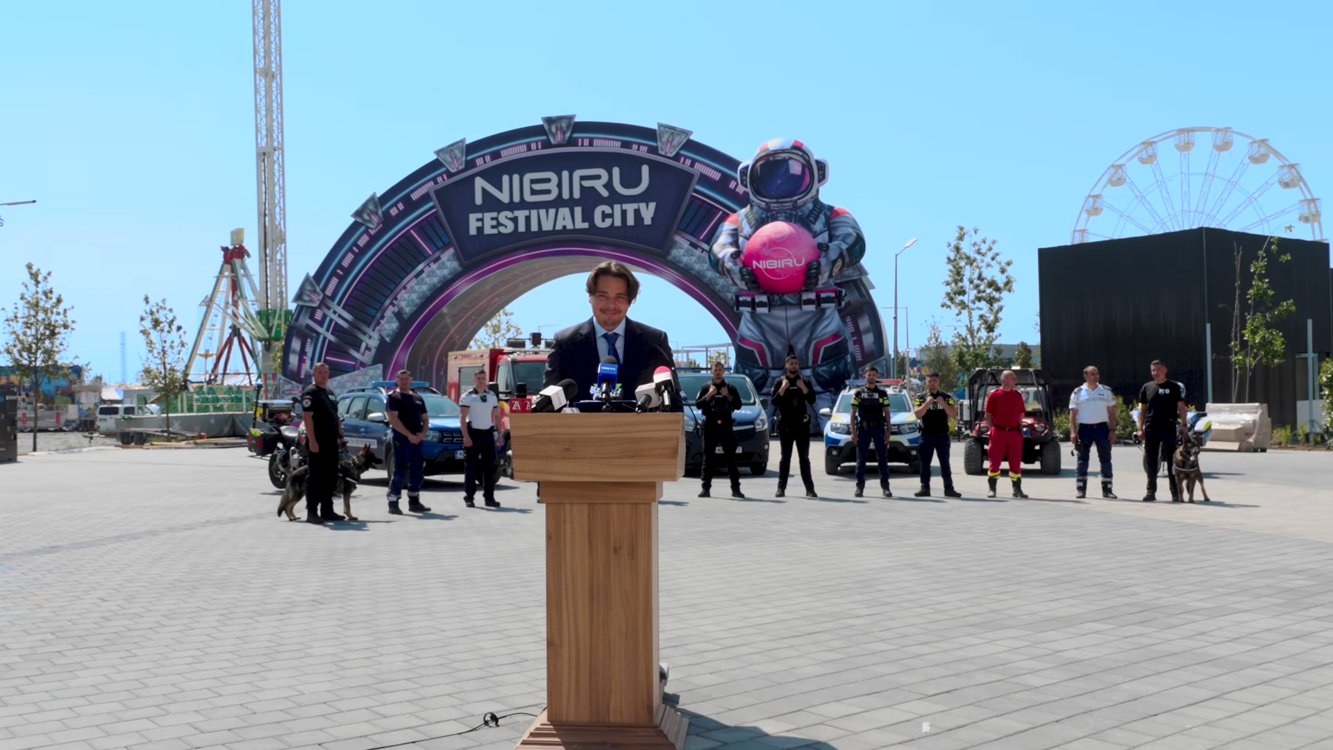 Selly, conferință de presă la deschiderea Nibiru și Beach, Please! 0-1